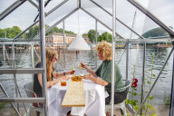 NEWS - Coronavirus: Gewächshäuser als Schutz im Amsterdamer Restaurant Mediamatic