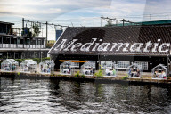 NEWS - Coronavirus: Gewächshäuser als Schutz im Amsterdamer Restaurant Mediamatic
