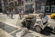 NEWS - USA Unruhen: Geplünderte und verbarrikadierte Läden in New York