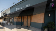 NEWS - USA Unruhen: Verbarrikadierte Shops in Los Angeles
