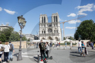 NEWS - Coronavirus: Platz vor der Notre-Dame in Paris wieder zugÃ¤nglich