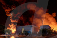 NEWS - Großbrand bei einer Papierstoff-Recycling Firma in Diez