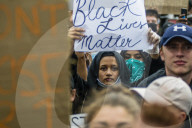 Around 15K - 20K  protesters marched from Hyde Park to the Paliament square against the murder of George Floyd in Minnosota USA.  They first spent time at Speaker’s corner where speechs were made. The huge crowd then moved south to the river past Victor