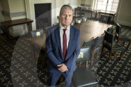 Keir Starmer accuses PM of ignoring virus help offer