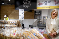 ROYALS - Königin Maxima von Holland besucht einen Supermarkt 