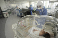 NEWS - Coronavirus: Baby in Mexico im Brutkasten, nachdem es mit möglichem COVID-19 geboren wurde