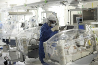 NEWS - Coronavirus: Baby in Mexico im Brutkasten, nachdem es mit möglichem COVID-19 geboren wurde