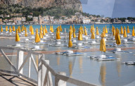 NEWS - Coronavirus: Strand in Palermo wieder offen