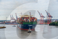 NEWS - Das grösste Containerschiff der Welt HMM Algeciras legt in Hamburg an