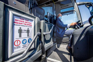 NEWS - Coronavirus: Vorstellung eines Social Distancing Bus im niederländischen Norrdwijk 