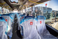 NEWS - Coronavirus: Vorstellung eines Social Distancing Bus im niederländischen Norrdwijk 
