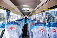 NEWS - Coronavirus: Vorstellung eines Social Distancing Bus im niederländischen Norrdwijk 