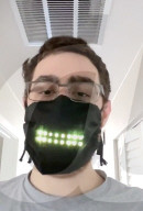 FEATURE - LED-Gesichtsmaske mit Stimmaktivierung