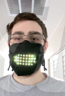 FEATURE - LED-Gesichtsmaske mit Stimmaktivierung