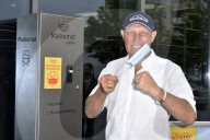 PEOPLE - Axel Schulz bei der Präsentation des ersten Maskenautomaten Flavura Maskomat in Berlin