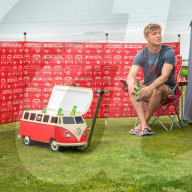 FEATURE - Kühlbox im VW-Camper-Design für den Sommer
