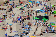 NEWS - Coronavirus: Gut gefüllte Strände in Scheveningen