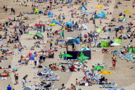 NEWS - Coronavirus: Gut gefüllte Strände in Scheveningen