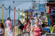 NEWS - Coronavirus: Gut gefüllte Strände in Scheveningen