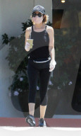 PREMIUM EXCLUSIVE Lisa Rinna Goes Braless For Smoothie Run In Beverly Hills
