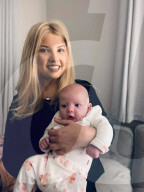 SCHICKSALE - Krebsdiagnose in der Schwangerschaft: Junge Mutter freut sich über ihr gesundes Baby