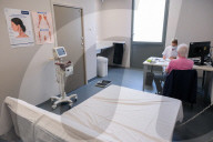 NEWS - Coronavirus: Rehabilitation von Post-Covdi-Patienten in Reims
