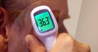 Symbolfoto: Thermometer Fiebermessung