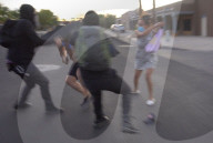 NEWS - Albuquerque: Eine Person angeschossen und schwer verwundet, als Demonstranten versuchten, eine Statue des spanischen Eroberers Juan de Onate zu stürzen