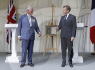 NEWS - London: Präsident Macron und Prinz Charles bei der Kranzniederlegung in London