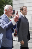 NEWS - London: Präsident Macron und Prinz Charles bei der Kranzniederlegung in London