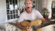 PEOPLE - Sir Cliff Richard gibt eine exklusive Musik-Session aus seinem Haus auf Barbados