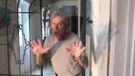PEOPLE - Sir Cliff Richard gibt eine exklusive Musik-Session aus seinem Haus auf Barbados