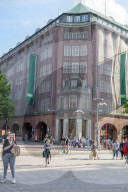 NEWS -  Kahlschlag: Galeria Karstadt Kaufhof schliesst in Deutschland 62 Filialen