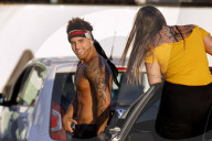 FEATURE - Sixx Paxx Strip-Show live bei der BonnLive Autokonzert-Reihe im Autokino  Bonn
