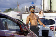 FEATURE - Sixx Paxx Strip-Show live bei der BonnLive Autokonzert-Reihe im Autokino  Bonn