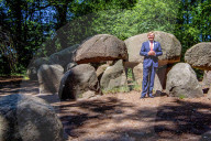 ROYALS - König Willem-Alexander von Holland besucht die Dolmengräber in Borger
