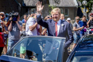 ROYALS - König Willem-Alexander von Holland besucht die Dolmengräber in Borger
