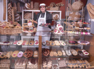 Patisserie Bakery made entirely from Knitted food