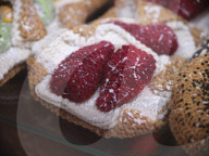 Patisserie Bakery made entirely from Knitted food
