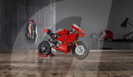 FEATURE - Lego-Künstler baut Ducati-Motorrad im Massstab 1:1