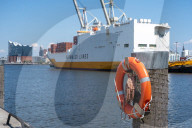NEWS - Coronavirus: Frachtschiff Grande Cotonou im Hamburger Hafen unter Quarantäne