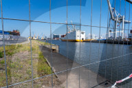 NEWS - Coronavirus: Frachtschiff Grande Cotonou im Hamburger Hafen unter Quarantäne