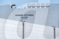 NEWS - Coronavirus: Frachtschiff Grande Cotonou im Hamburger Hafen unter Quarantäne