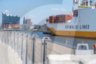 NEWS - Coronavirus: Frachtschiff Grande Cotonou im Hamburger Hafen unter Quarantäne