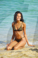 PEOPLE - Model Cindy Bruna geniesst das Strandleben in St-Tropez
