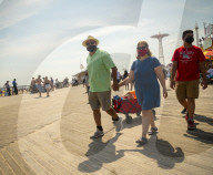 NEWS - Coronavirus: Strandleben auf Coney Island, New York