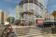 NEWS - Coronavirus: Strandleben auf Coney Island, New York