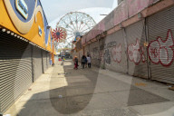 NEWS - Coronavirus: Strandleben auf Coney Island, New York