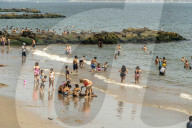 NEWS - Coronavirus: Strandleben auf Coney Island, New York