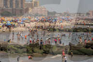 NEWS - Coronavirus: Strandleben auf Coney Island, New York